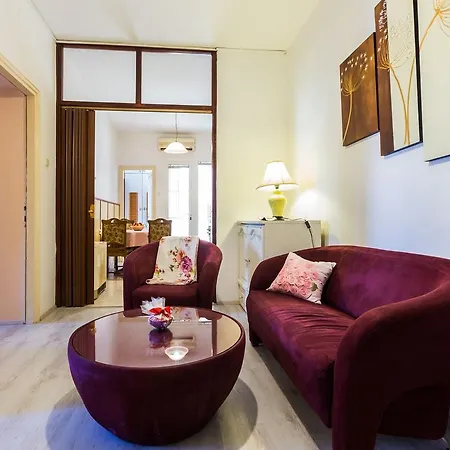 Forum 2Br Apartment In Old Town