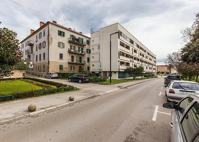 Forum 2Br Apartment In Old Town *